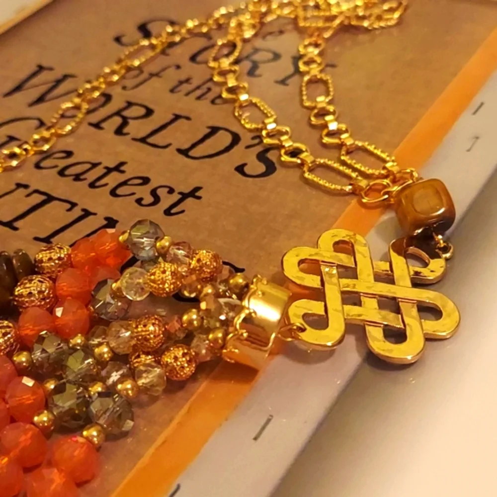 Gold chain necklace with beaded tassel - Picture 4 of 5